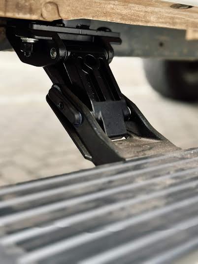 D.A.G | HILUX REVO Electric Side Steps (2015-2019) - image 3