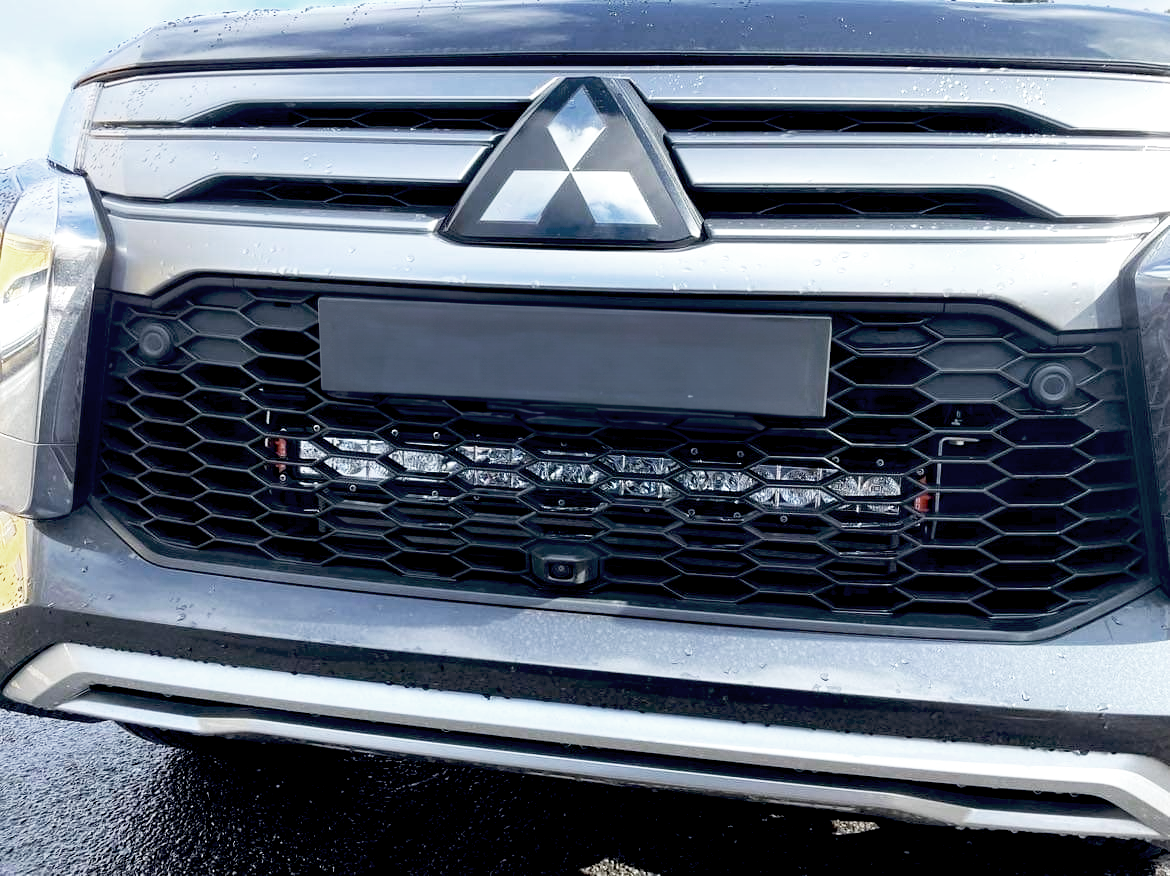 TRAILBAIT Pajero Sport Behind-Grille Light Bar - image 2