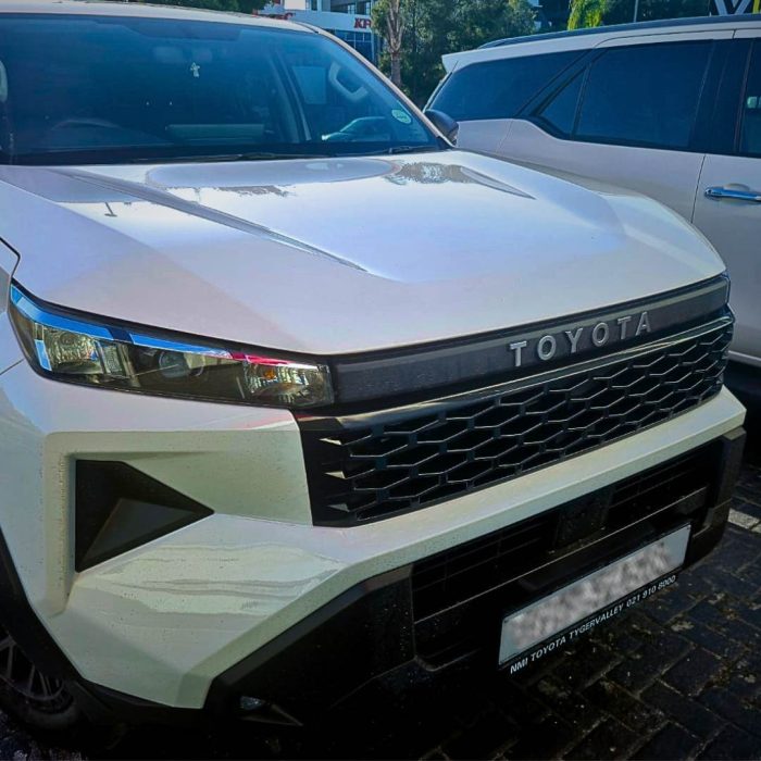 Toyota Hilux Travo 2026 SRX Gloss Black Front Grille Upgrade