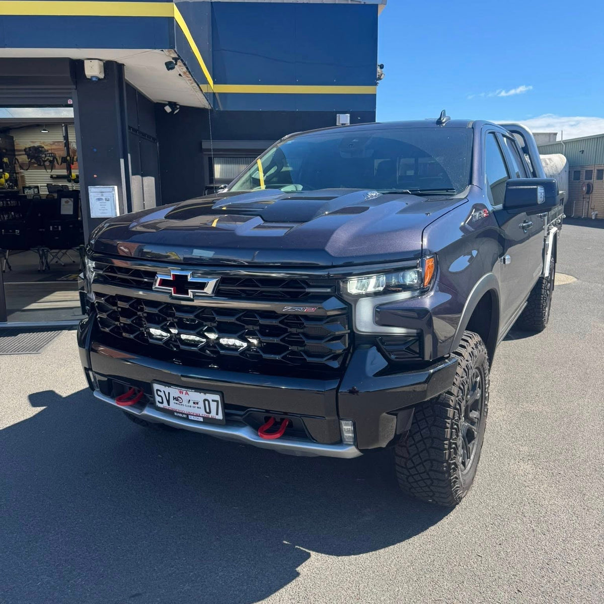 TRAILBAIT Behind-Grille Light Bar Silverado 1500 2022+ - image 3