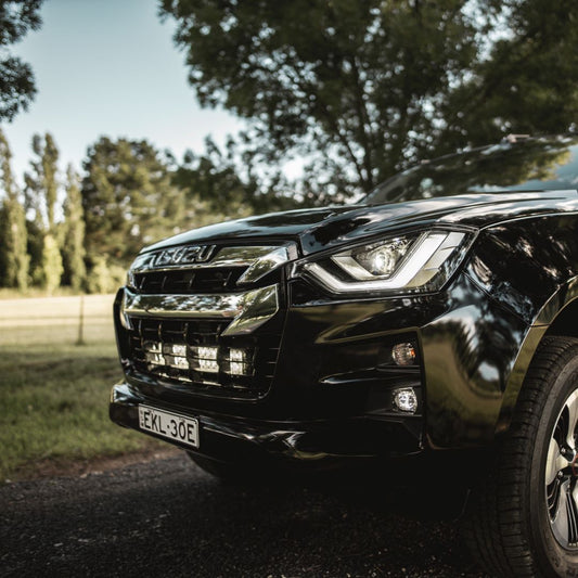TRAILBAIT Isuzu D-Max Behind-Grille Light Bar
